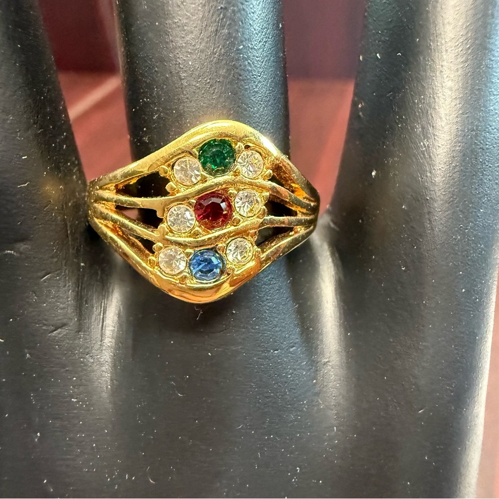 Avon “Sparkling Wave” size 9 Ring with Unique Split Band Design NIB 1992 vintage - Picture 7 of 8